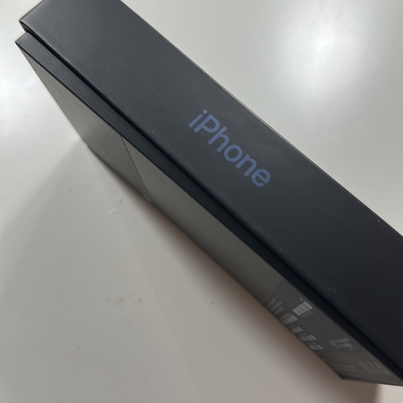 Empty box iPhone 12 Pro - Picture 2 of 2